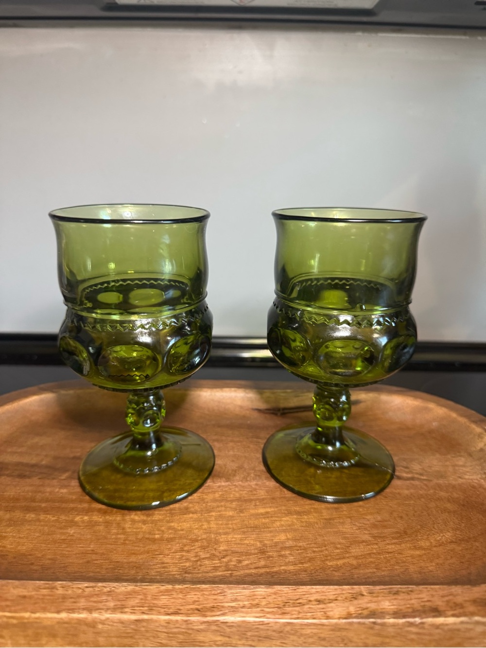 VINTAGE Olive/Avocado Green MCM Indiana Glass Kings Thumbprint 5 ¾" Goblet